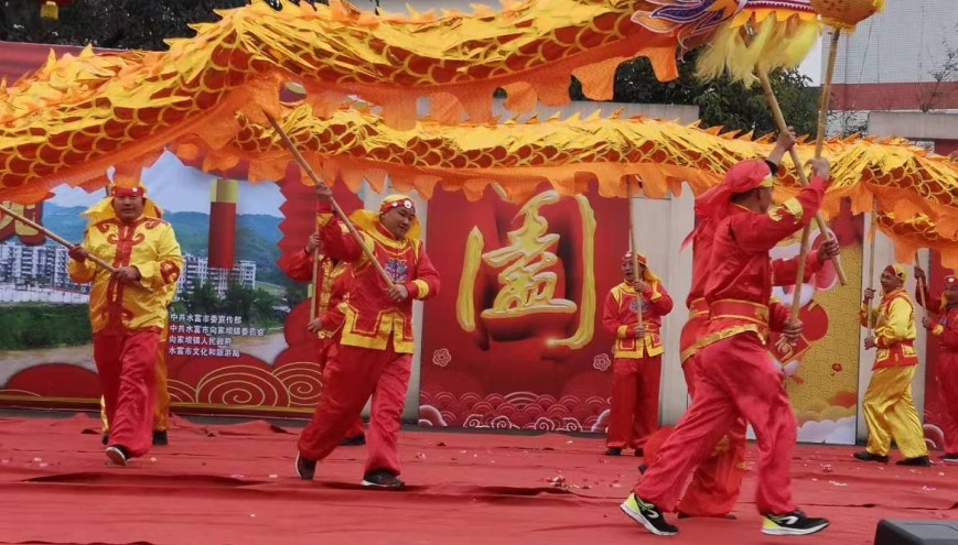 向家壩鎮(zhèn)自辦“鄉(xiāng)村春晚”獻(xiàn)上“春節(jié)盛宴”