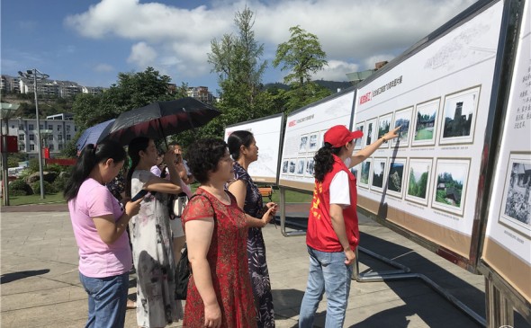 綏江舉辦紀念綏江解放70周年圖片展