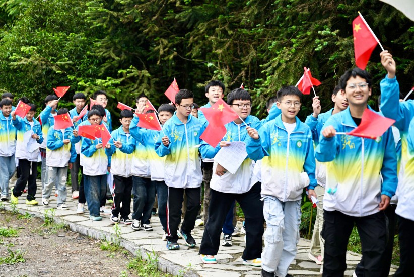 鎮(zhèn)雄長征步道徒步行 活動傳承紅色基因